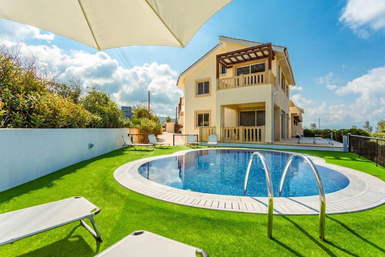 Willa Blue Diamond Pafos
